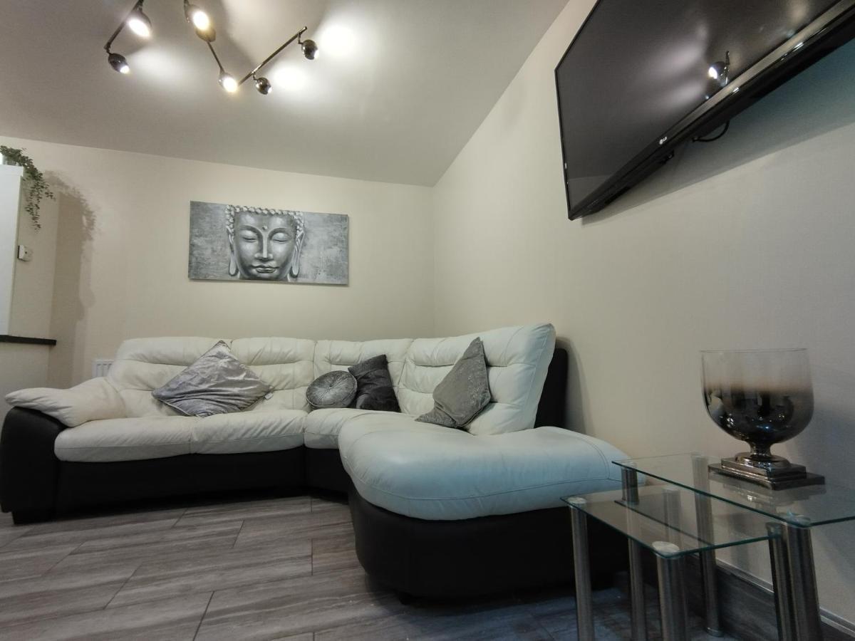 Queens Holiday Apartment Pembroke Dock Dış mekan fotoğraf