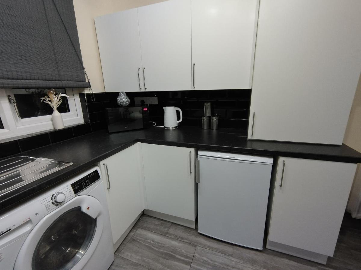Queens Holiday Apartment Pembroke Dock Dış mekan fotoğraf