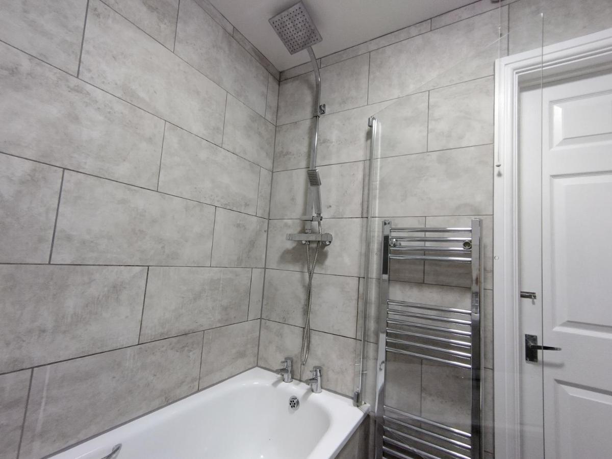 Queens Holiday Apartment Pembroke Dock Dış mekan fotoğraf